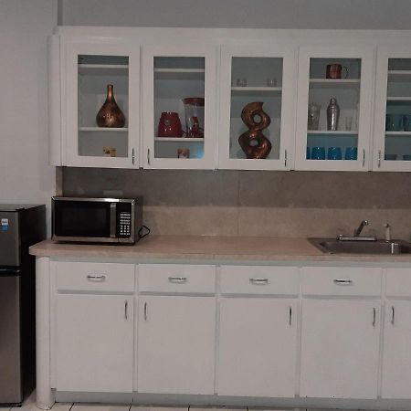 Hallandale Studio With Pool Appartement Hallandale Beach Buitenkant foto