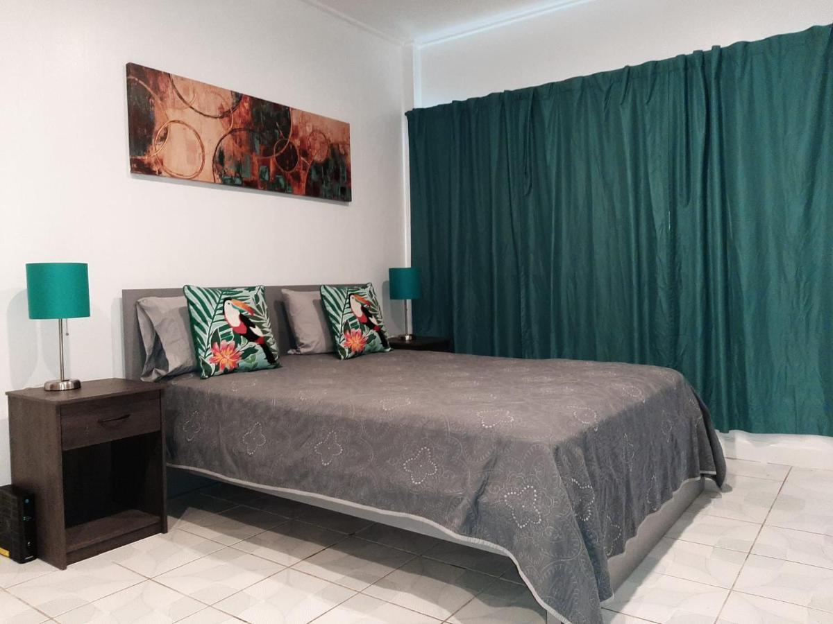Hallandale Studio With Pool Appartement Hallandale Beach Buitenkant foto