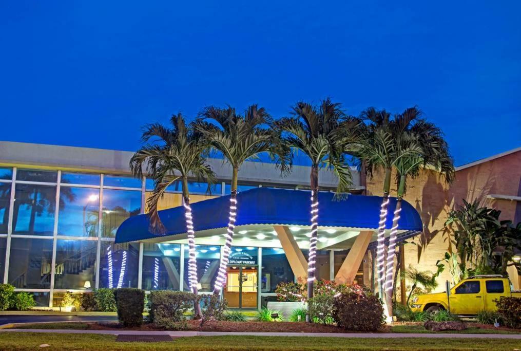 Hallandale Studio With Pool Appartement Hallandale Beach Buitenkant foto