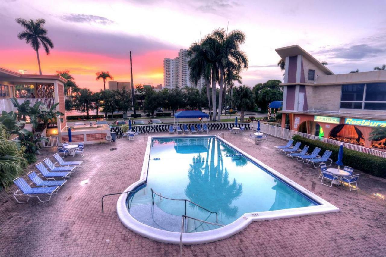 Hallandale Studio With Pool Appartement Hallandale Beach Buitenkant foto